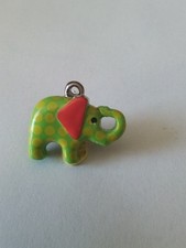Fève Elephant Coloris Vert Pendentif 