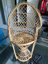 Fauteuil Emmanuelle en rotin pour poupées H 40 cm Vintage