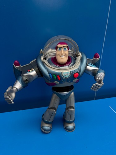 Buzz éclair toy story - l’Éclair,
