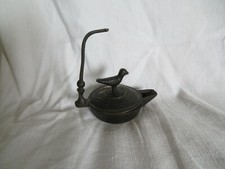 ancienne lampe à huile en