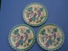 Assiettes barbotine oiseaux Sarreguemines Raisins