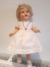 très jolie poupée ancienne