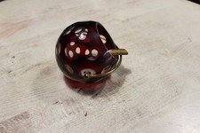Cendrier boule en verre rouge decoupe style cristal Boheme + laiton