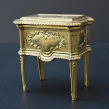 Jolie boite ou coffret à