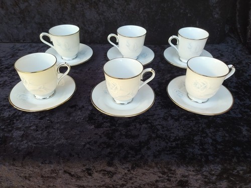Tasses sous en - 6,