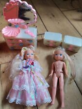 Lot Dame Boucleline lady lovelylocks poupées + meubles