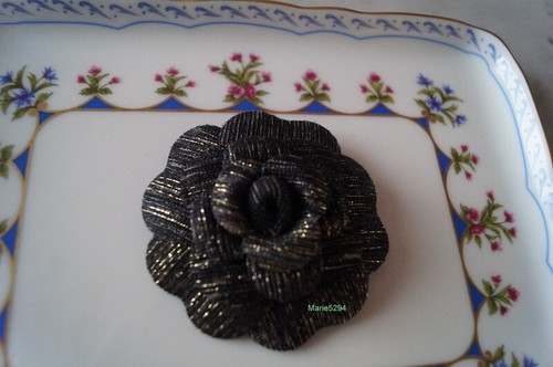 Chanel camelia broche pin - :,