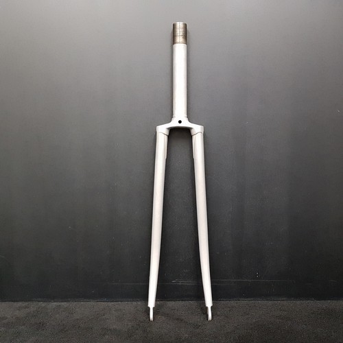 Fourche 700 acier sablé - acier,