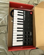 AKAI PROFESSIONAL MPK MINI
