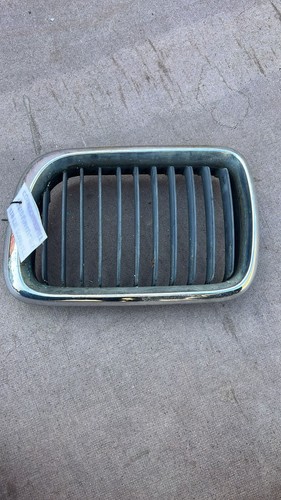 Grille calandre supérieure - , de