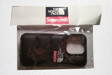 The North Face x Supreme  -
