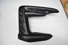 Cache gauche NOIR radiateur origine TRIUMPH  STREET TRIPLE 08-20  ref: T2100563