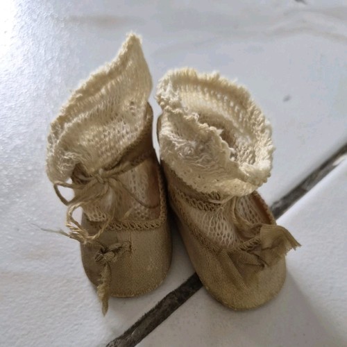 Chaussures anciennes poupée
