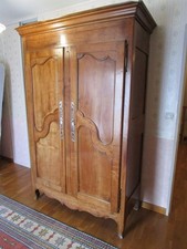 ARMOIRE EPOQUE XIXème DE STYLE LOUIS XV EN MERISIER MASSIF