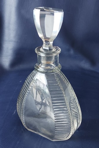 Carafe verre moulé - carafe,