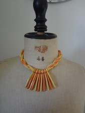 NEUF COLLIER ORANGE JAUNE