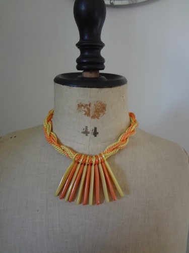 Neuf collier orange jaune - collier,