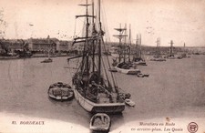 CARTE POSTALE BORDEAUX - GIRONDE 33 - MORUTIERS EN RADE - ARRIERE PLAN LES QUAIS