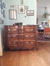 Commode 18° siècle, modèle "Arbaléte", parfait état.   L 118 cm x H 90 x P 74 cm