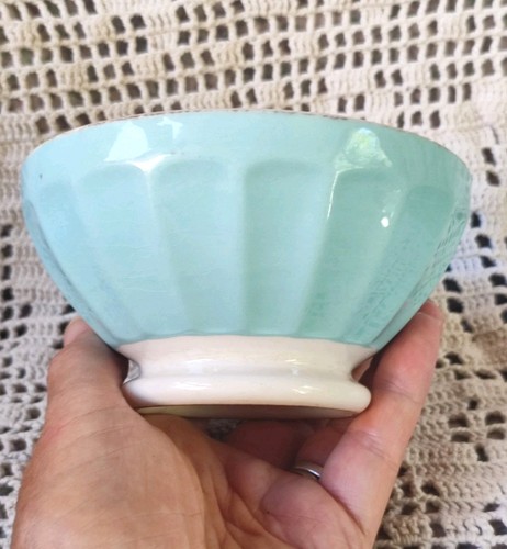 Ancien bol godrons bleu - godrons,