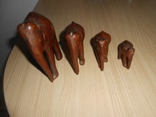 Famille de 4 éléphants en