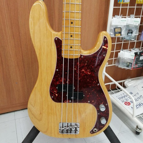 Guitare basse électrique