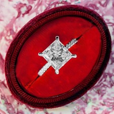 Bague diamant taille princesse