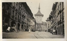 PHOTO ANCIENNE - VINTAGE SNAPSHOT - BERNE SUISSE HORLOGE ASTRONOMIQUE VOITURE