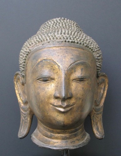 Grande tête bouddha en - grande,