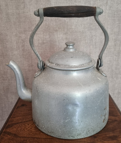 Ancienne bouilloire vintage - ancienne,