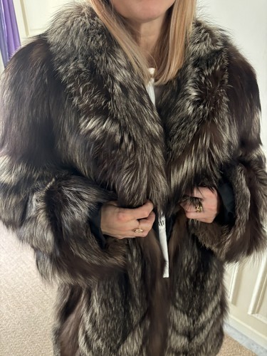 Très beau manteau renard - très,