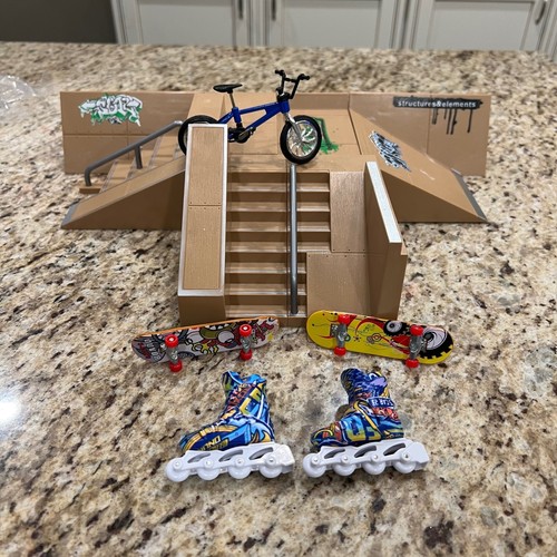 Fingerboard skate park set - fingerboard,