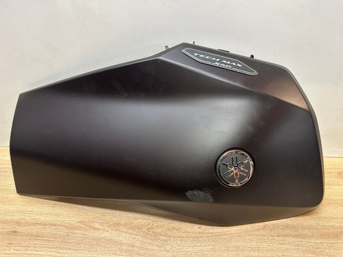 Une coque carenage lateral - une,