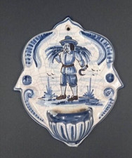 Bénitier en faïence