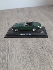  Belle Miniature sur Socle au