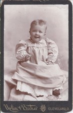 1890s Armoire Carte Photo