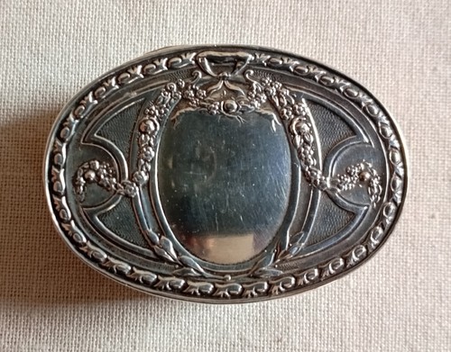 Jolie boîte argent de - jolie,