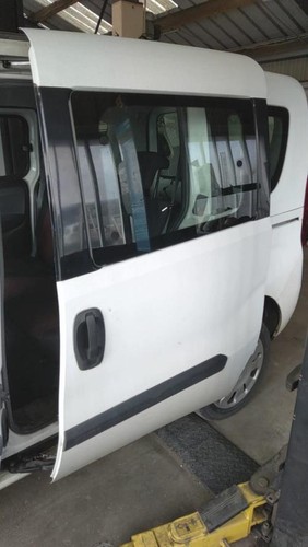 Porte laterale gauche fiat - porte,