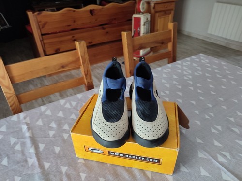 Paire chaussures oakley - de,
