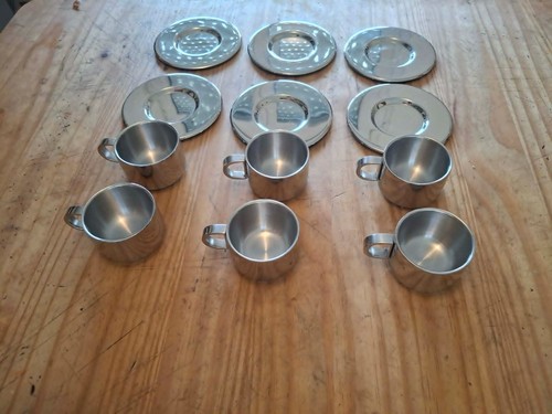 Lot tasses à - 6,