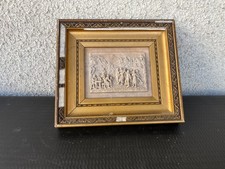 Cadre ancien en plâtre sculpté — Scène de village