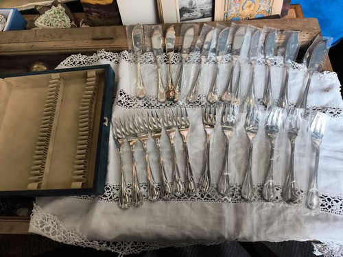 Ménagère couverts - ,