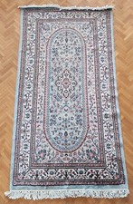 Tapis en soie du Cachemire motifs floraux Inde 93x1,80m 