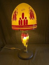 Lampe en pate de verre signee