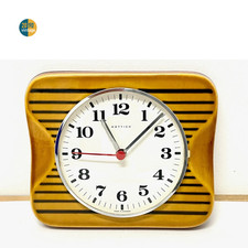 Horloge murale vintage en