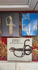 lot de 3 livres traitant armes