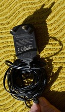 Adaptateur secteur MLF-A250900500CE Input 100-240V 0,4A max Output 9V – 0,5A