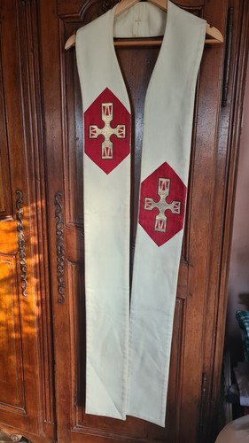 Etole pretre - de,
