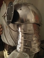 LOT ARMURE SPALLIERE CUISSOT HARNOIS BLANC BÉHOURD CHEVALIER ACIER FORT STY XIIe