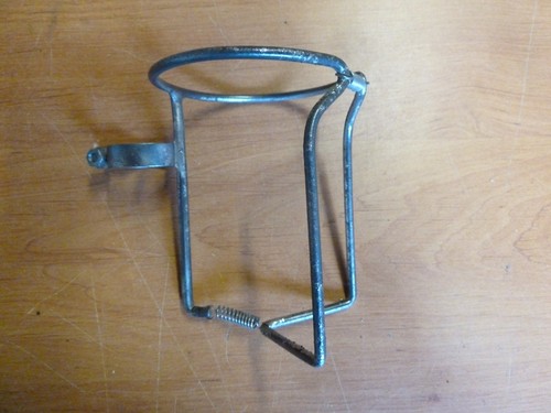 Ancien vélo porte bidon